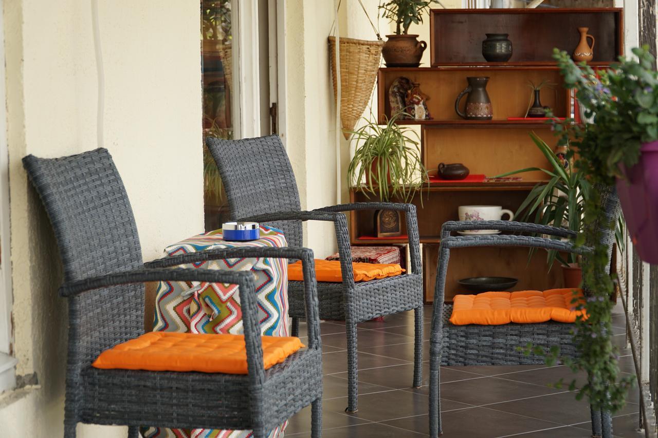 4Bd Appartaments With Cozy Garden تبليسي الغرفة الصورة