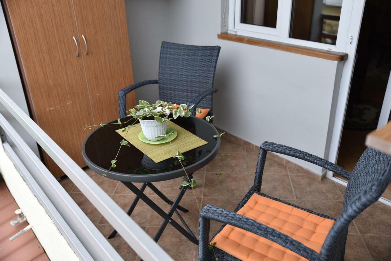 4Bd Appartaments With Cozy Garden تبليسي المظهر الخارجي الصورة